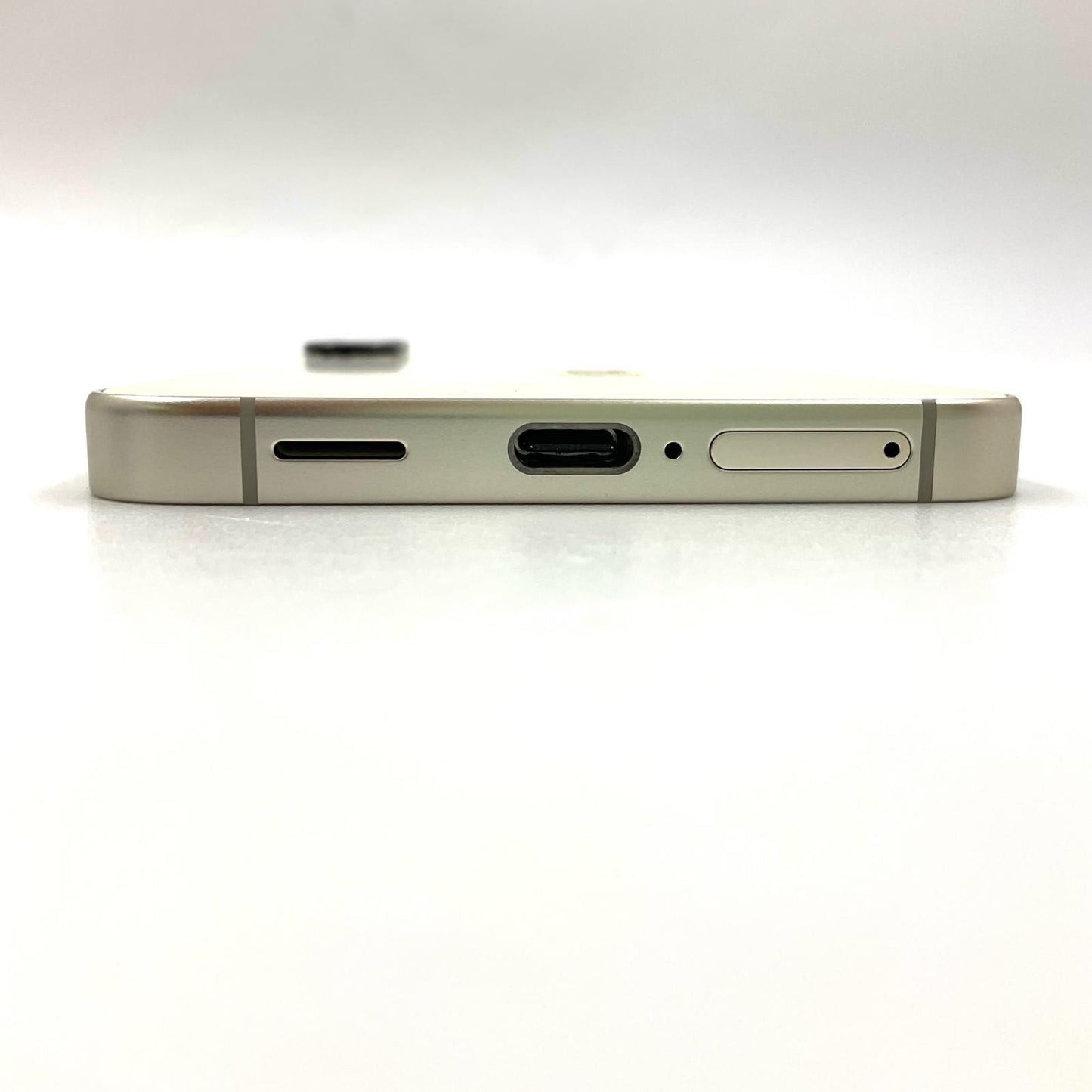 【全額返金保証】【最速発送】SAMSUNG Galaxy S24 256GB アンバーイエロー au SCG25 白ロム 美品 動作確認済
