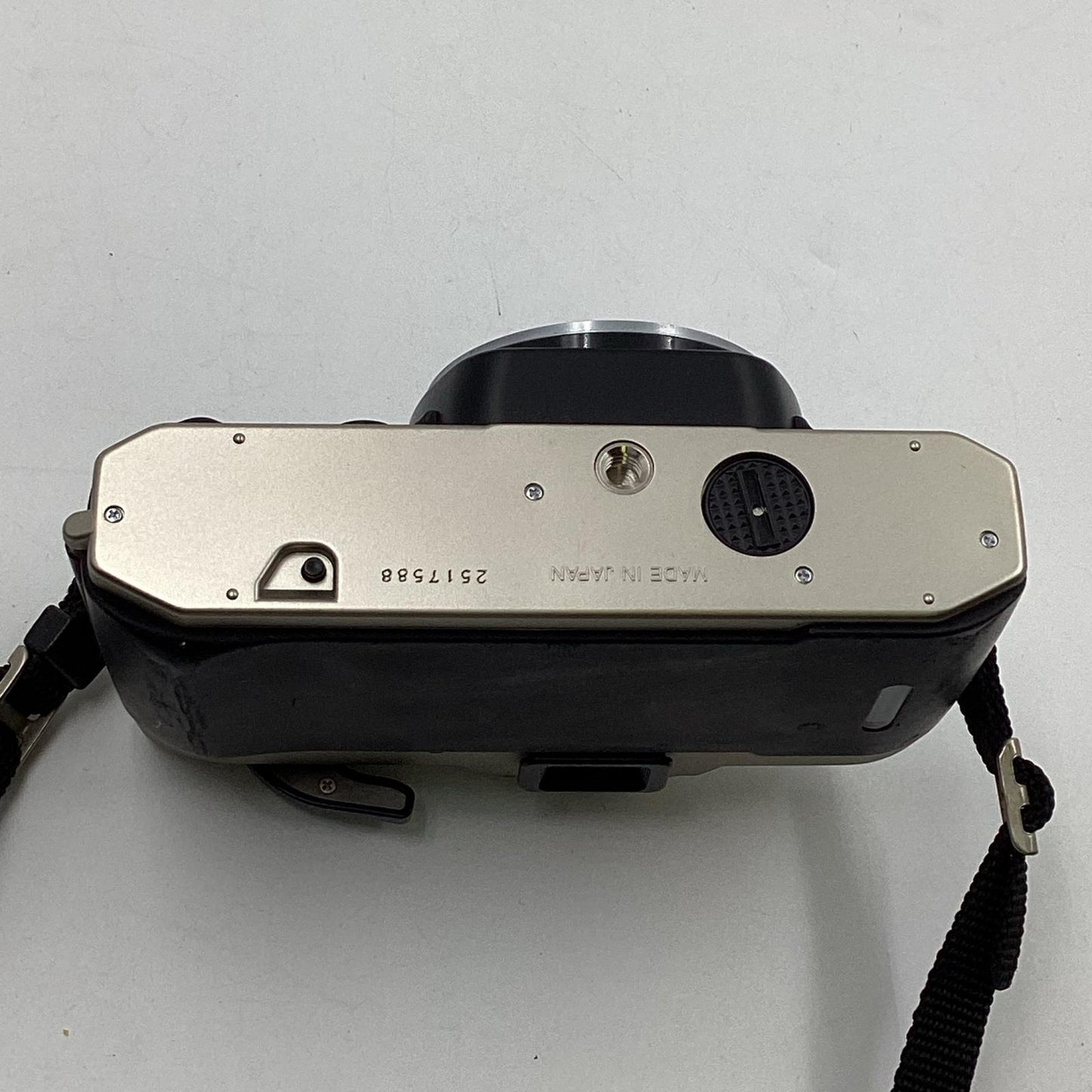 【最速発送】Nikon FM10 ボディ【難有】