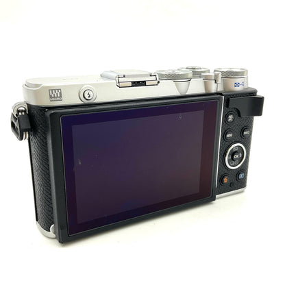 【全額返金保証】【最速発送】OLYMPUS デジタル一眼 PEN E-P7 ボディ シルバー 動作確認済