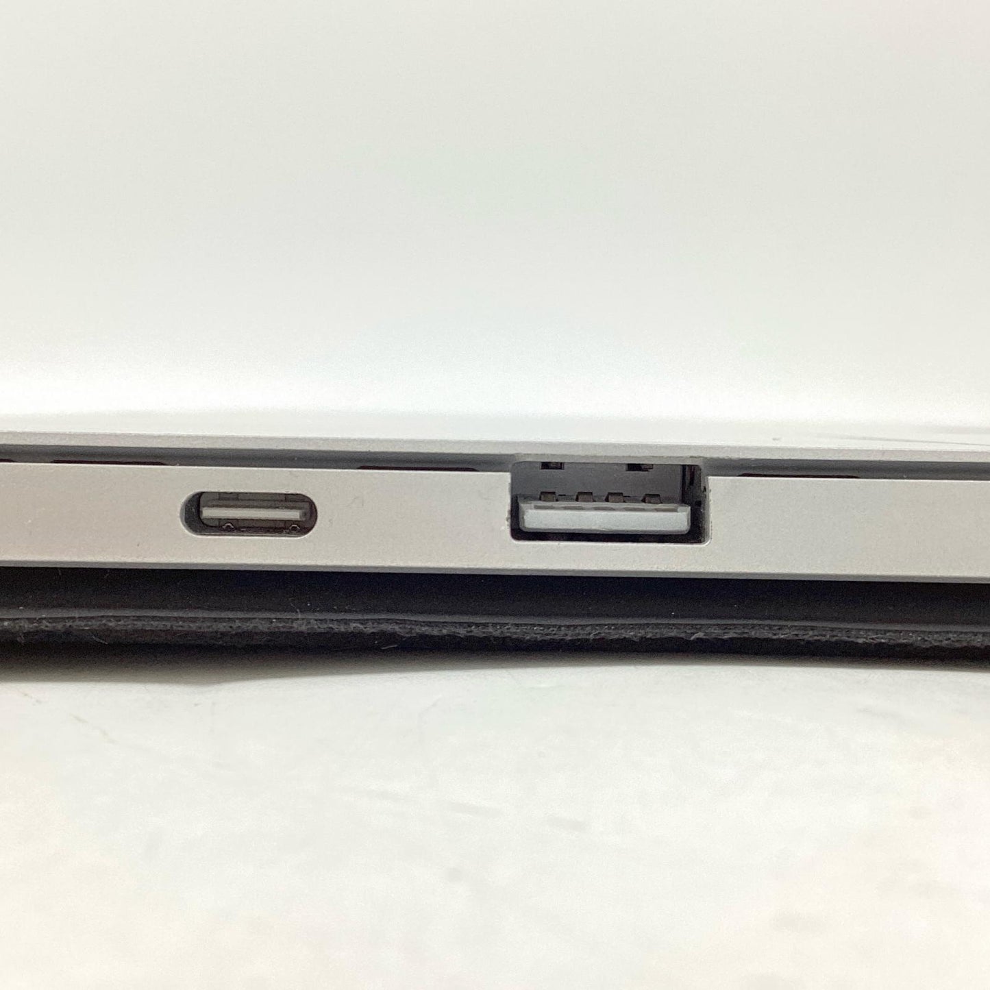【最速発送】Microsoft Surface Pro 7+ 1960 11th Gen Intel(R) Core(TM) i5-1135G7 @ 2.40GHz 2.42GHz 8GB M.2 SSD 128GB 79.2%【難有】