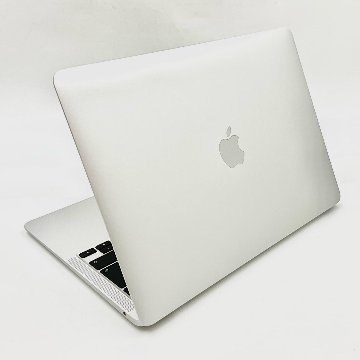 【全額返金保証】【最速発送】Apple MacBook Air 13.3インチ 2020 Apple M1 8GB SSD 256GB シルバー 85% 動作確認済