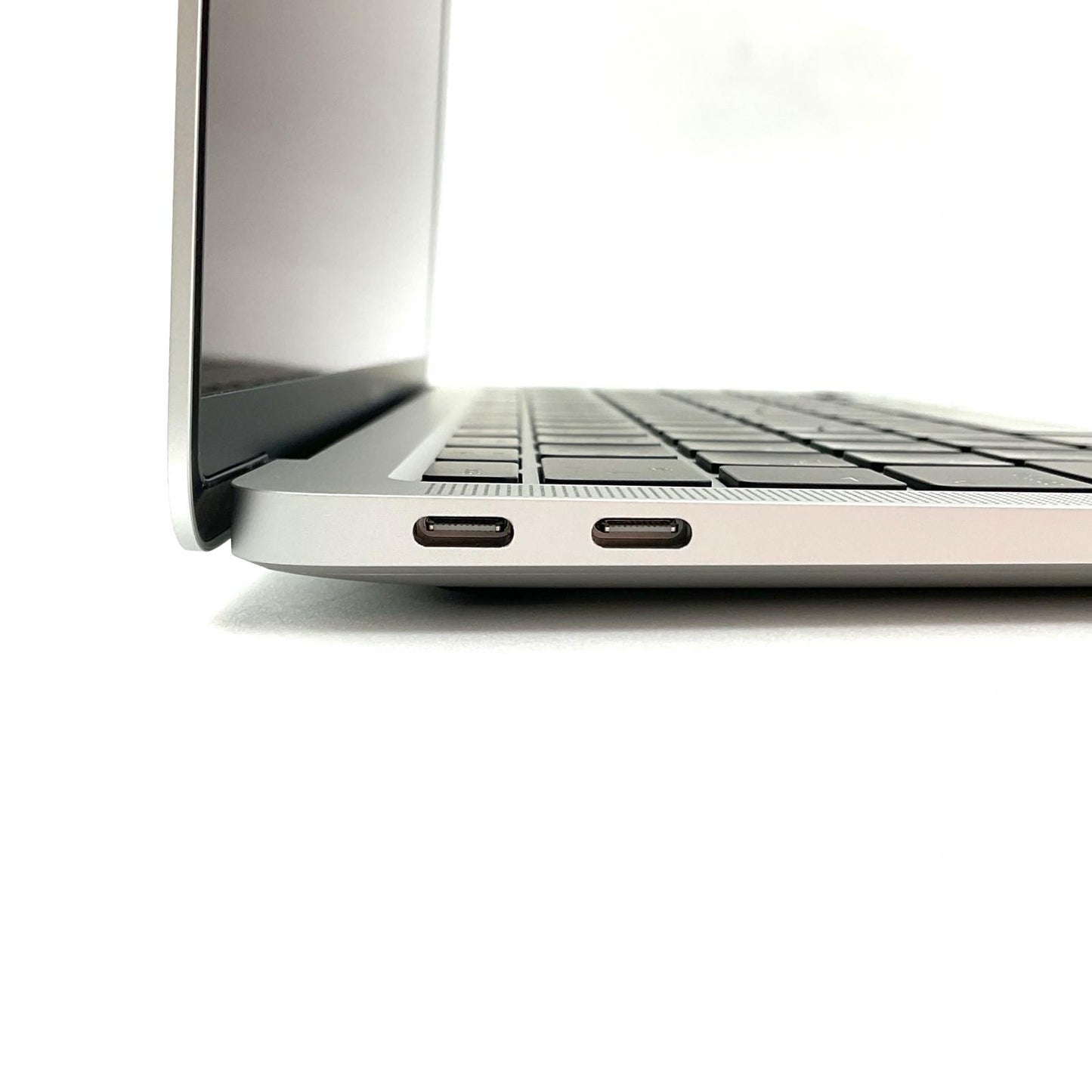 【全額返金保証】【最速発送】Apple MacBook Air 13.3インチ 2020 Apple M1 8GB SSD 256GB シルバー 85% 動作確認済