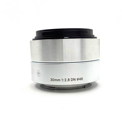 【全額返金保証】【最速発送】SIGMA 30mm F2.8 DN シルバー [ソニー用] 動作確認済