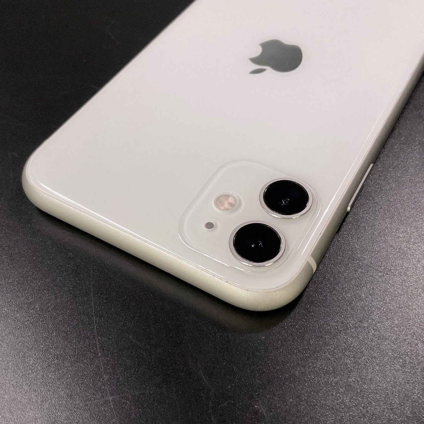 【全額返金保証】【最速発送】Apple iPhone iPhone 11 64GB ホワイト Softbank 白ロム 動作確認済 96%