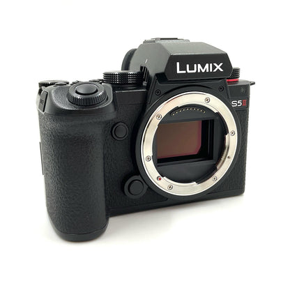 【全額返金保証】【最速発送】Panasonic デジタル一眼 LUMIX DC-S5M2W ダブルレンズキット ブラック 超美品 動作確認済