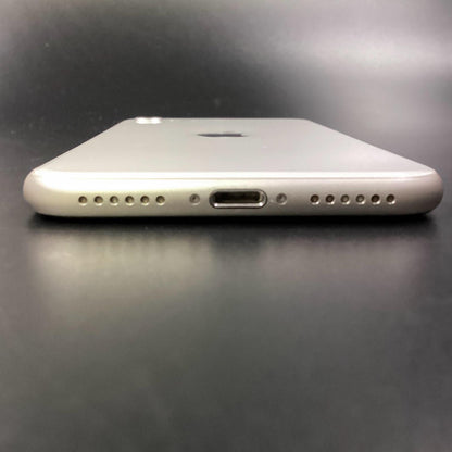【全額返金保証】【最速発送】Apple iPhone iPhone SE（第3世代） 64GB スターライト docomo SIMフリー 白ロム 動作確認済 84%