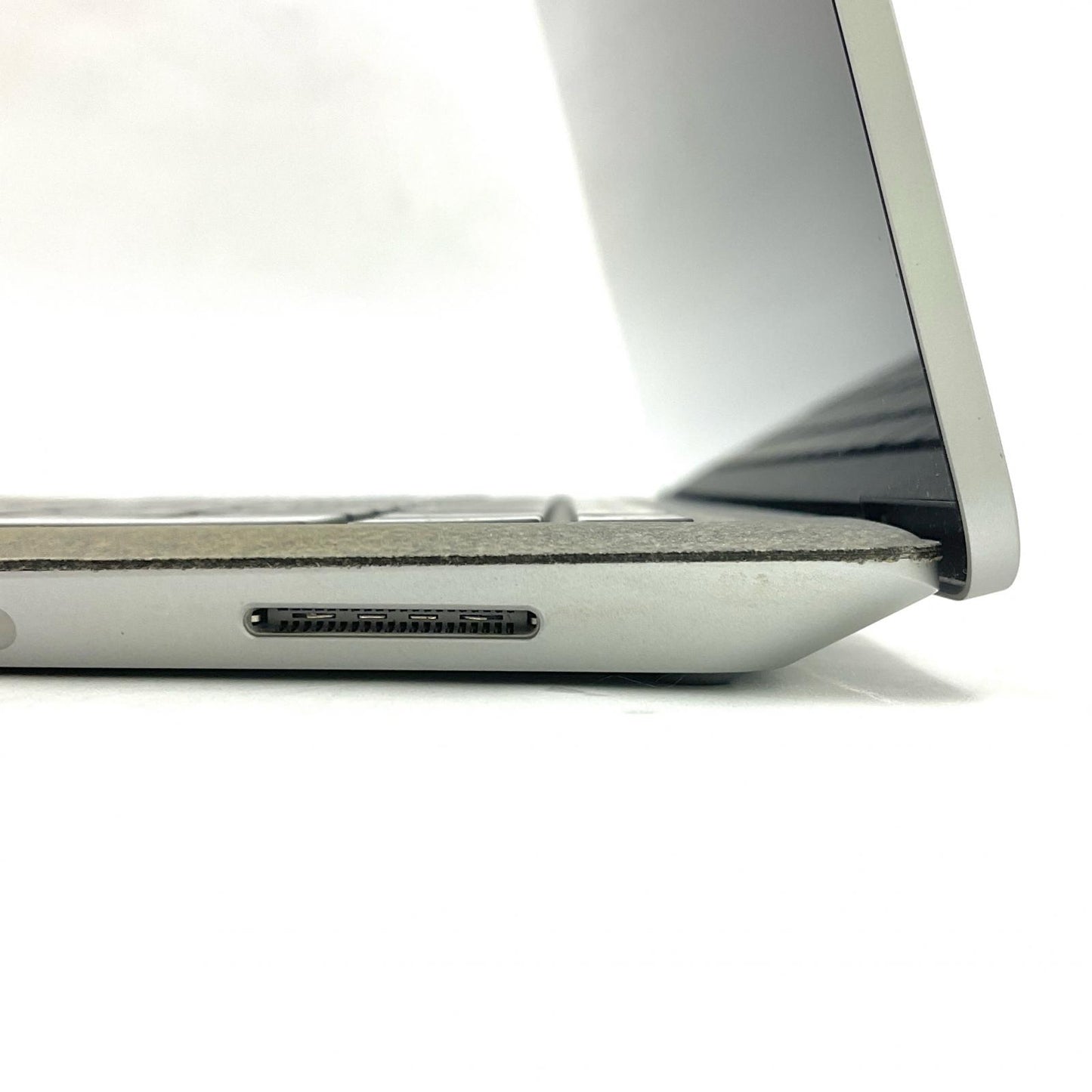 【全額返金保証】【最速発送】Microsoft Surface Laptop 1782 Intel(R) Core(TM) m3-7Y30 CPU @1.00GHz 1.61GHz 4GB M.2 SSD 128GB 90.4% 動作確認済