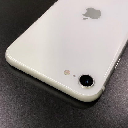 【全額返金保証】【最速発送】Apple iPhone iPhone SE（第2世代） 64GB ホワイト au 白ロム 動作確認済 87%