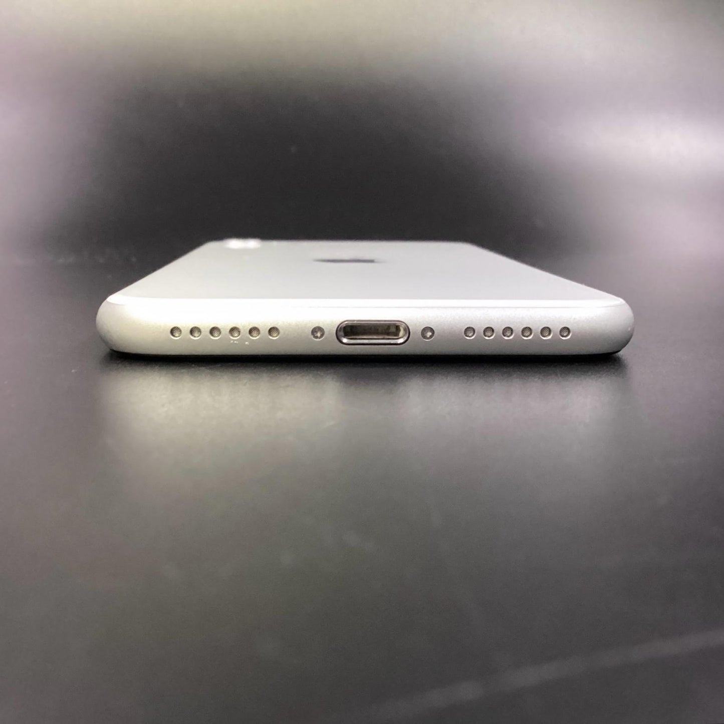 【全額返金保証】【最速発送】Apple iPhone iPhone SE（第2世代） 64GB ホワイト au 白ロム 動作確認済 87%