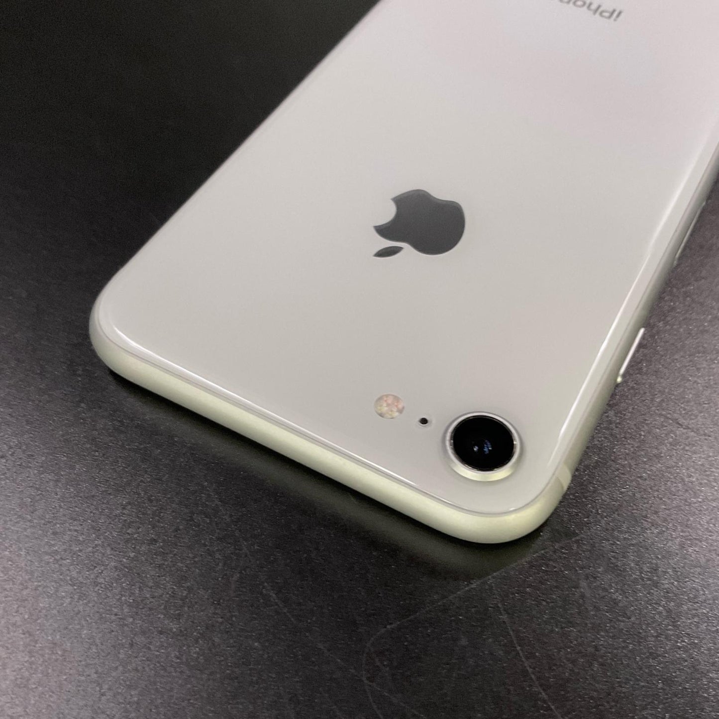 【最速発送】Apple iPhone iPhone 8 64GB シルバー Softbank 白ロム【難有】 77%