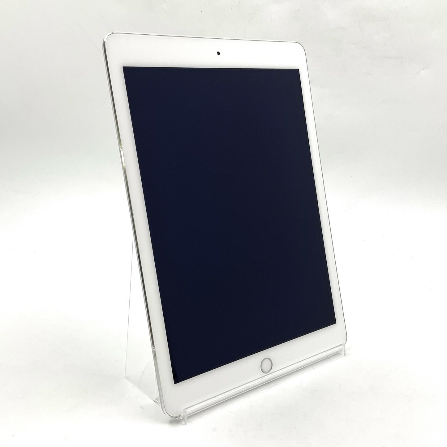 【全額返金保証】【最速発送】Apple iPad iPad Air 9.7インチ 第2世代 32GB シルバー Wi-Fi 動作確認済