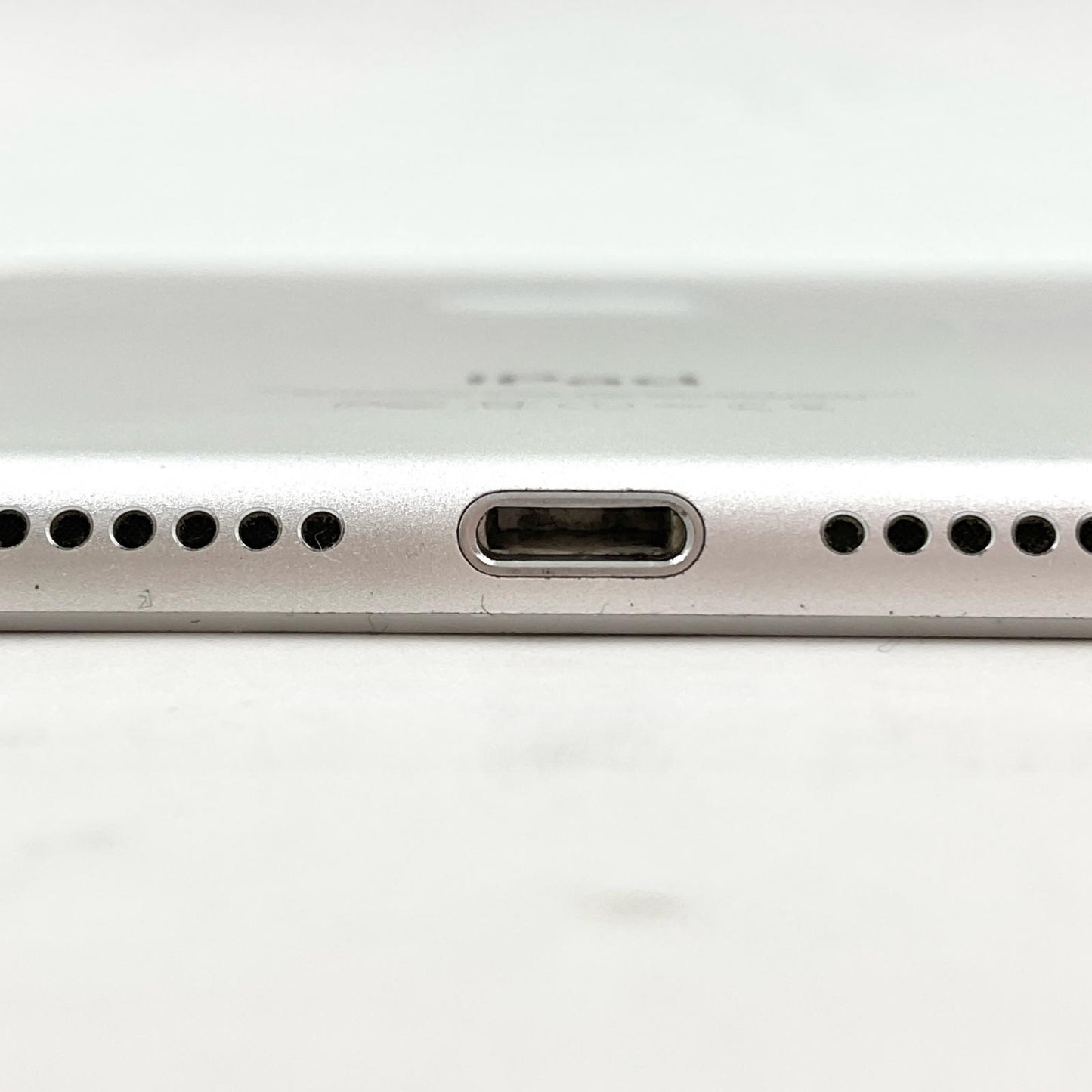 【全額返金保証】【最速発送】Apple iPad iPad Air 9.7インチ 第2世代 32GB シルバー Wi-Fi 動作確認済