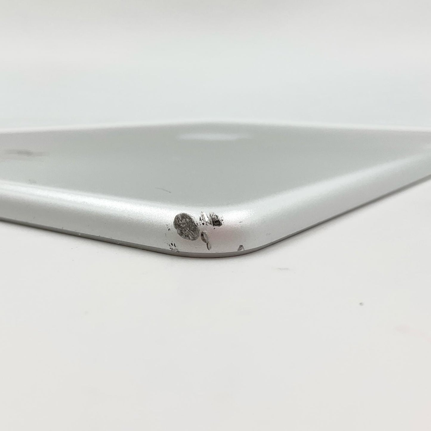 【全額返金保証】【最速発送】Apple iPad iPad Air 9.7インチ 第2世代 32GB シルバー Wi-Fi 動作確認済