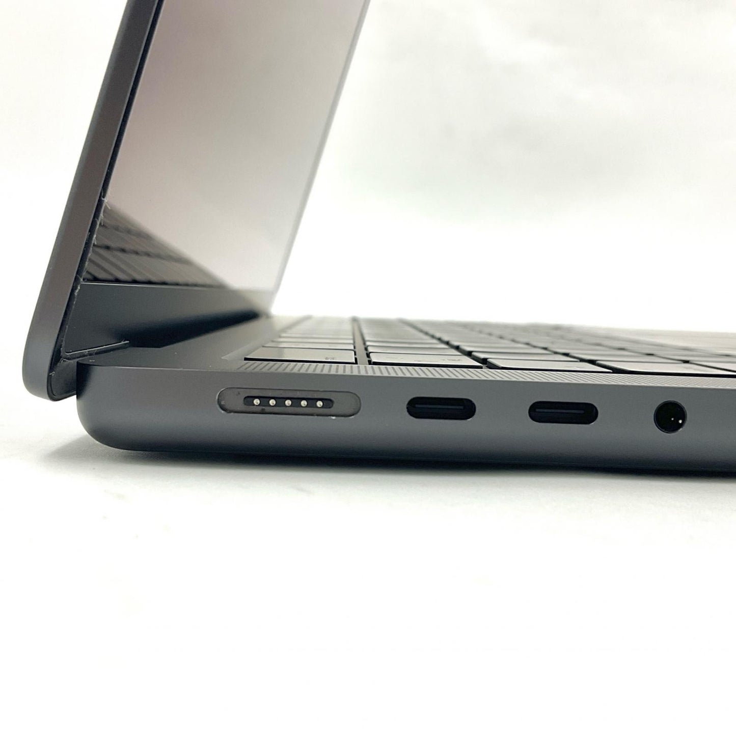 【全額返金保証】【最速発送】Apple MacBook Pro 14インチ 2023 Apple M3 Pro 18GB SSD 512GB スペースブラック 100% 美品 動作確認済