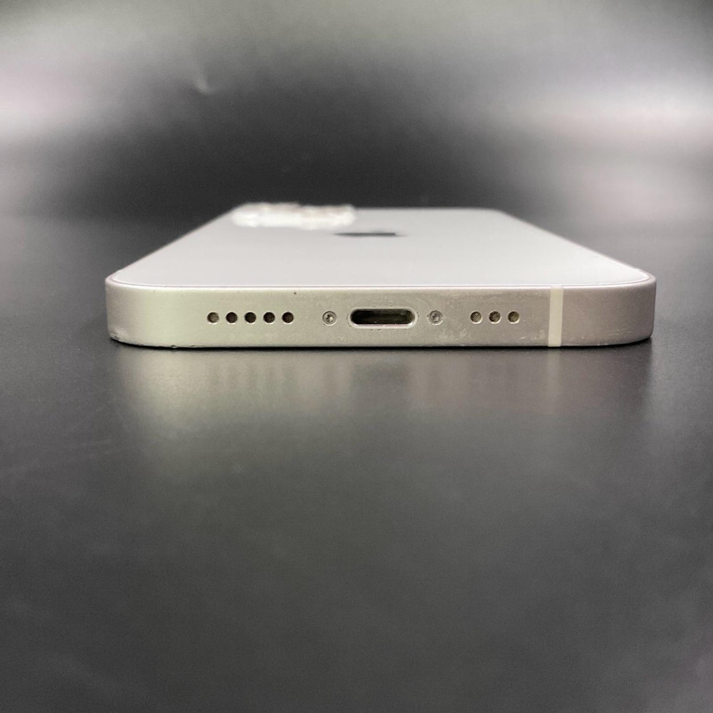 【最速発送】Apple iPhone iPhone 13 128GB スターライト docomo【難有】 77%