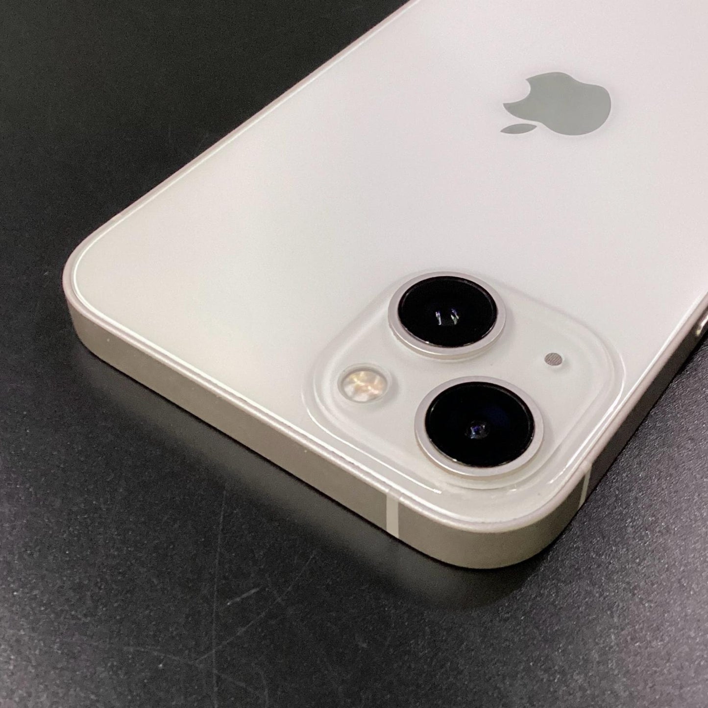 【全額返金保証】【最速発送】Apple iPhone iPhone 13 128GB スターライト au 動作確認済 88%