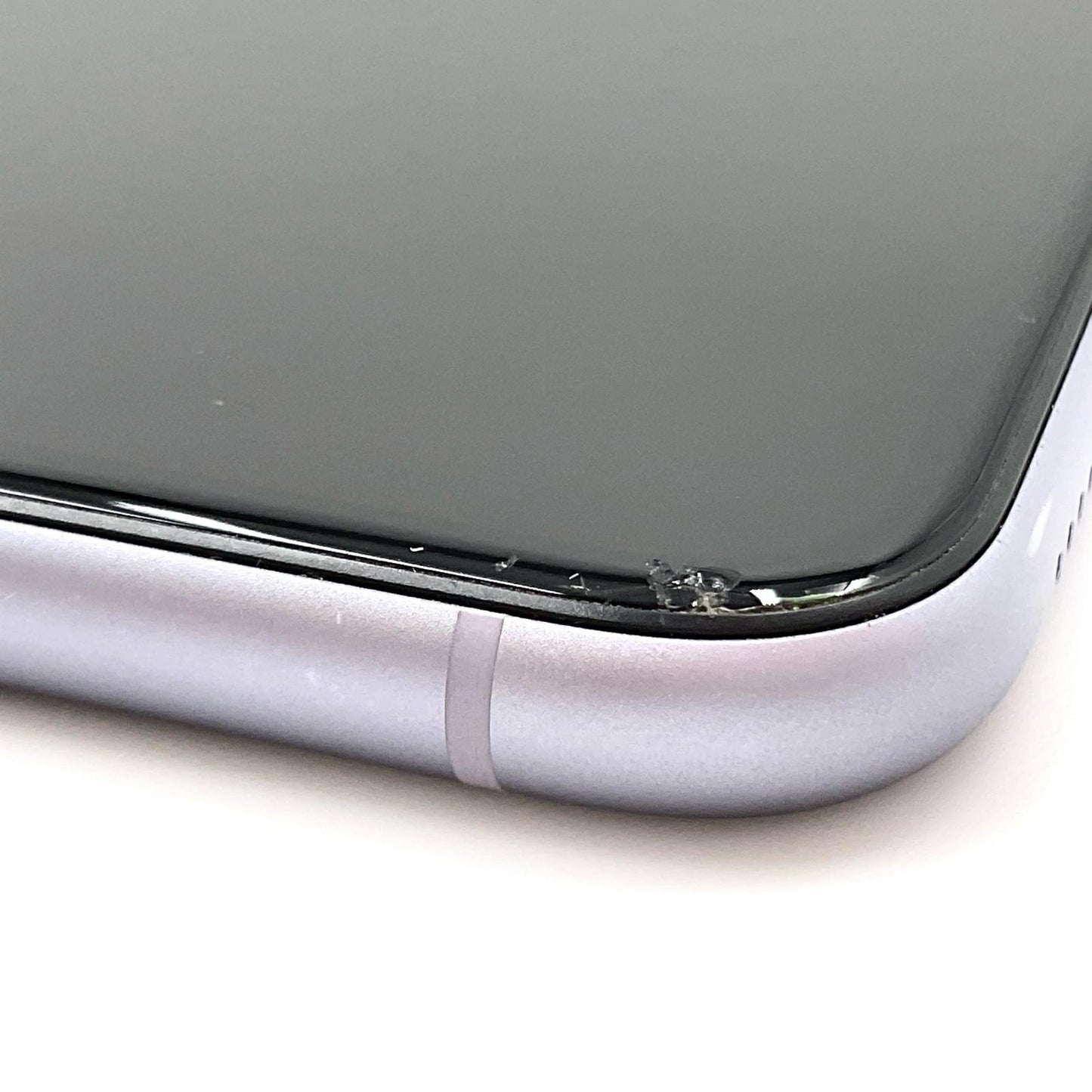 【全額返金保証】【最速発送】Apple iPhone iPhone 11 64GB パープル docomo 白ロム 動作確認済 72%