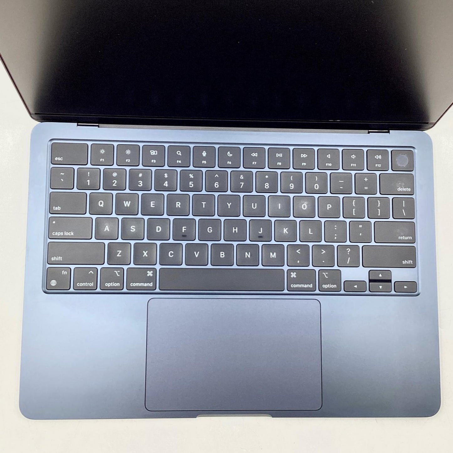 【全額返金保証】【最速発送】Apple MacBook Air 13.6インチ 2022 Apple M2 16GB SSD 512GB ミッドナイト 95% 美品 動作確認済