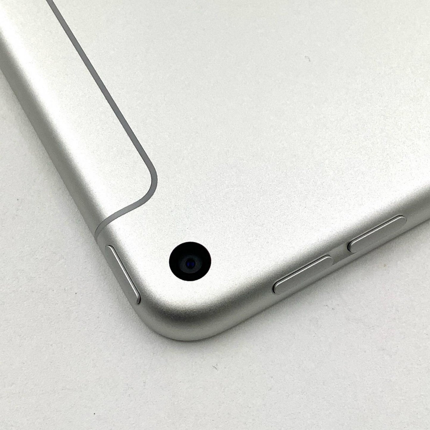 【全額返金保証】【最速発送】Apple iPad mini 7.9インチ 第5世代 64GB シルバー WiFi+Cellular au 白ロム 美品 動作確認済