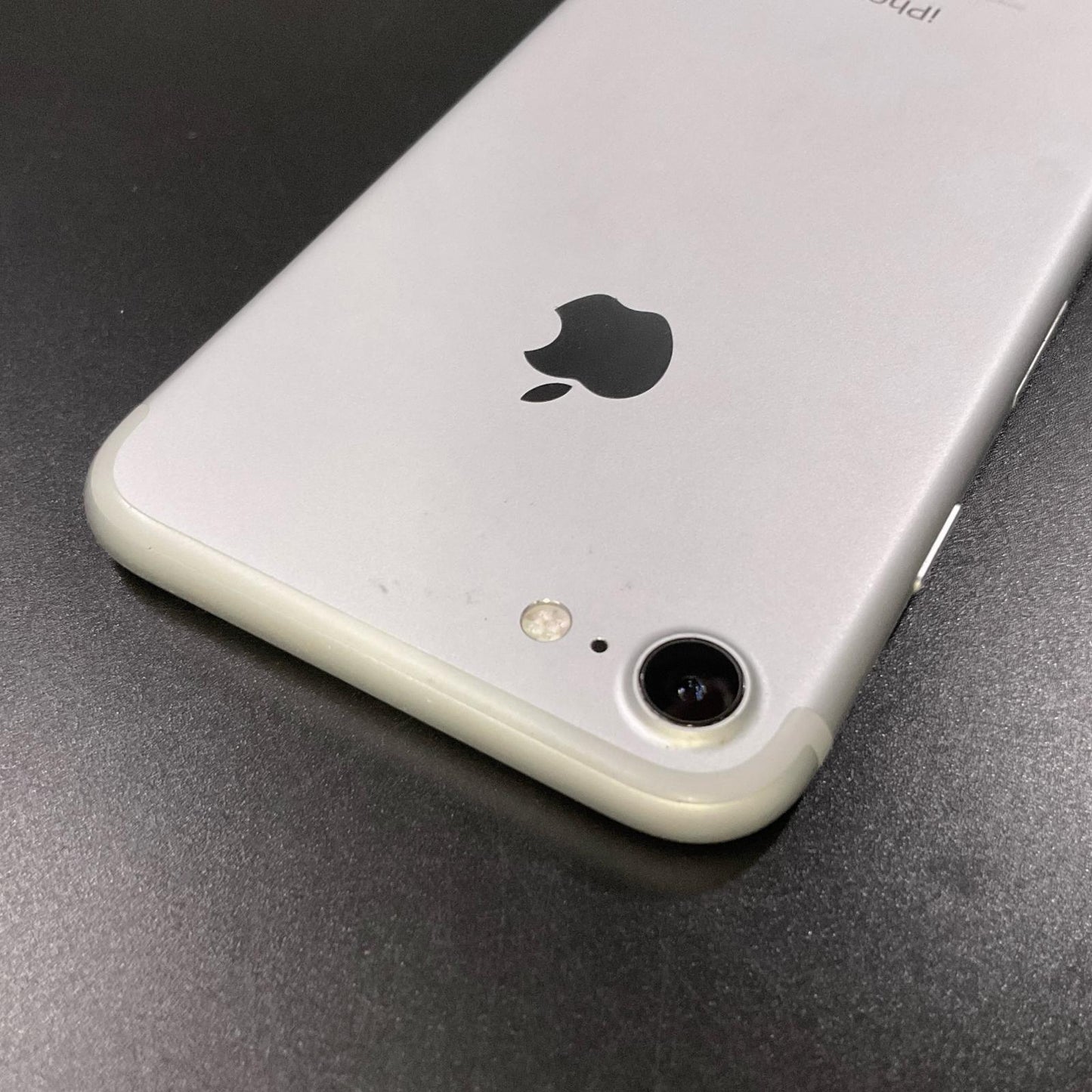 【全額返金保証】【最速発送】Apple iPhone iPhone 7 32GB ホワイト Y!mobile 白ロム 動作確認済 81%