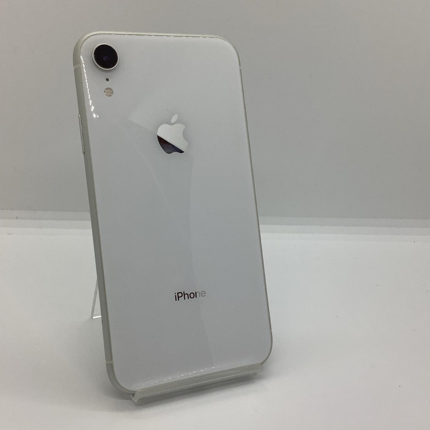【全額返金保証】【最速発送】Apple iPhone iPhone XR 128GB ホワイト docomo 白ロム 動作確認済 77%