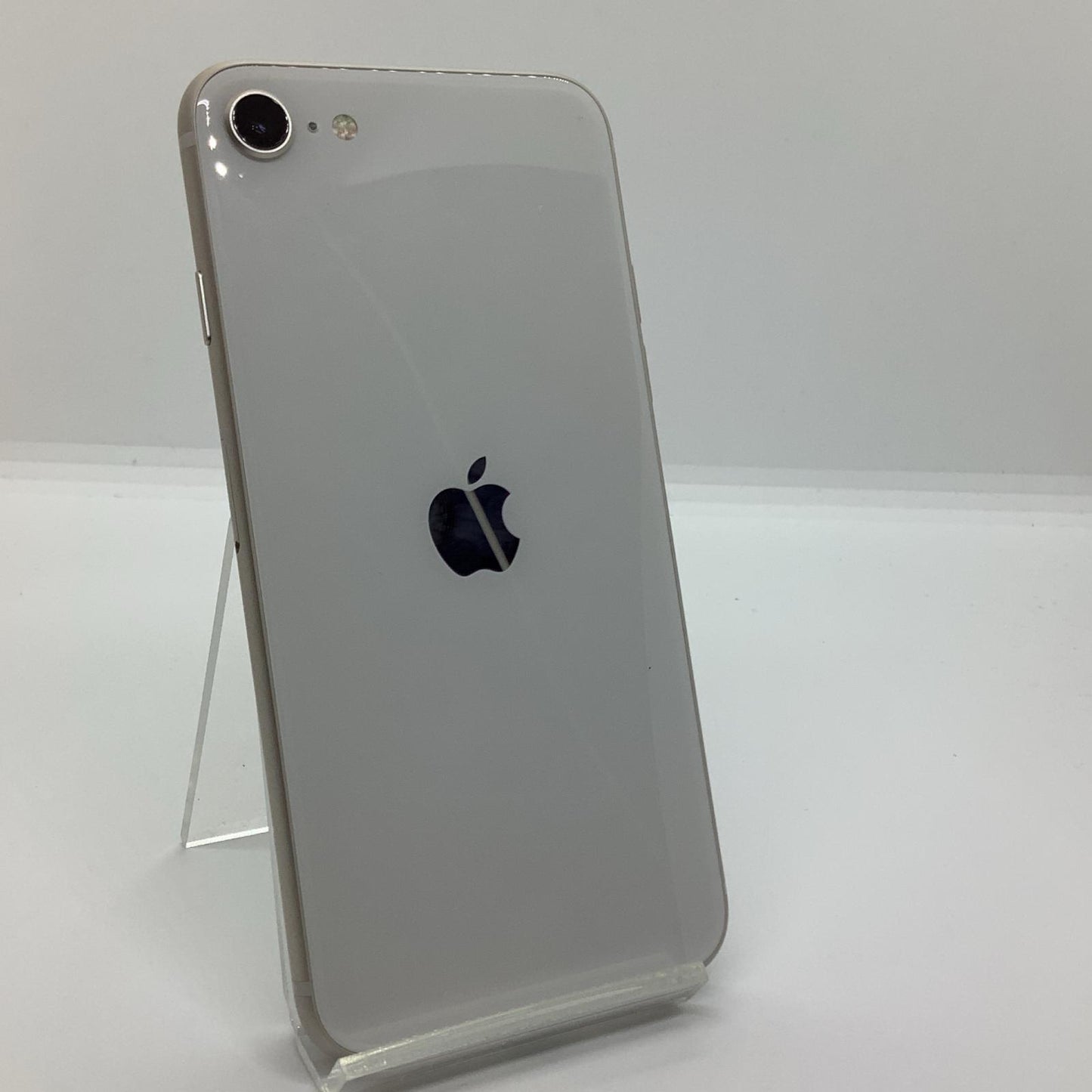 【全額返金保証】【最速発送】Apple iPhone iPhone SE（第3世代） 64GB ホワイト docomo 白ロム 超美品 動作確認済 100%