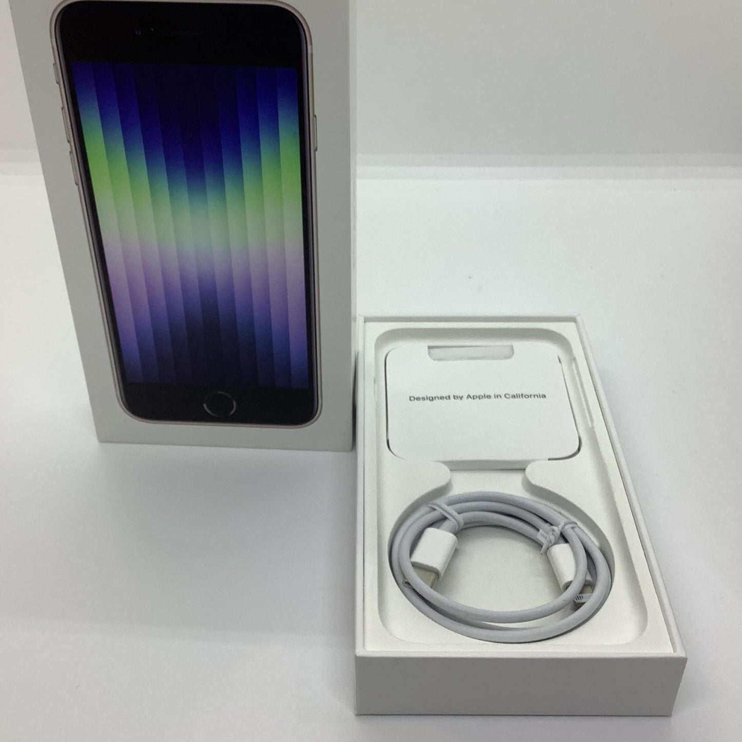 【全額返金保証】【最速発送】Apple iPhone iPhone SE（第3世代） 64GB ホワイト docomo 白ロム 超美品 動作確認済 100%