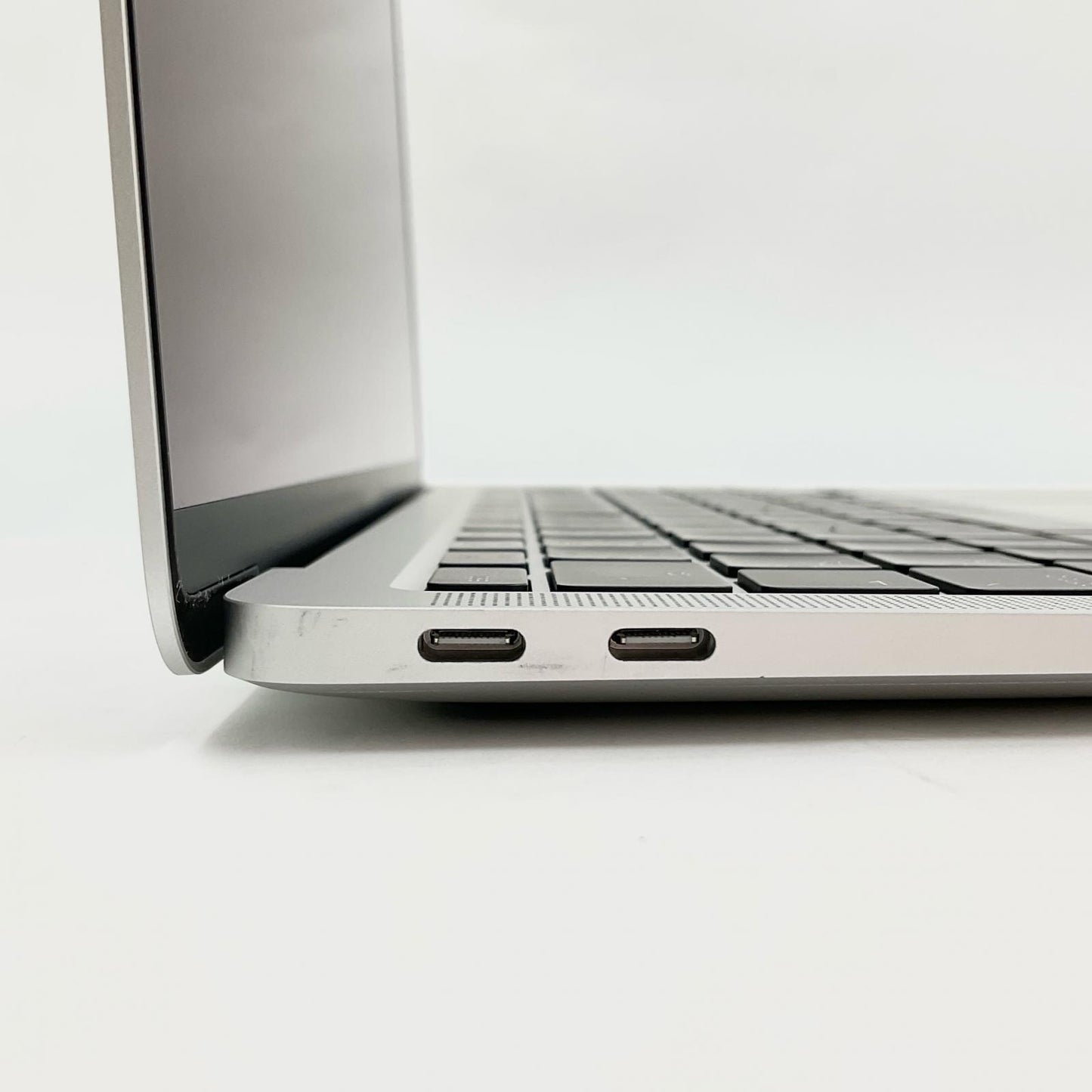 【全額返金保証】【最速発送】Apple MacBook Air 13.3インチ 2020 Apple M1 8GB SSD 256GB シルバー 95% 動作確認済