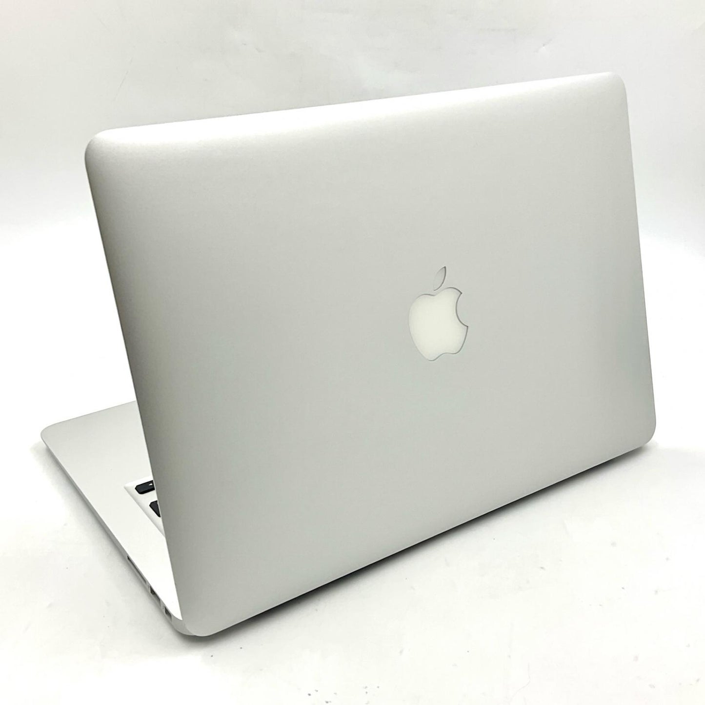 【最速発送】Apple MacBook Air 13.3インチ 2015 1.6GHz Intel Core i5 4GB SSD 256GB シルバー 76.9%【難有】