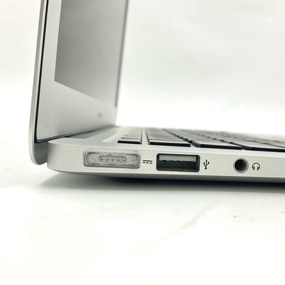 【最速発送】Apple MacBook Air 13.3インチ 2015 1.6GHz Intel Core i5 4GB SSD 256GB シルバー 76.9%【難有】