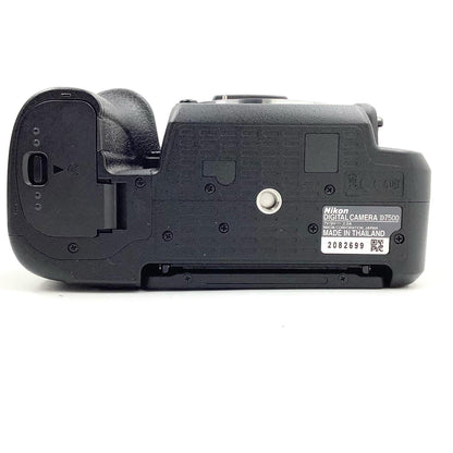 【全額返金保証】【最速発送】Nikon デジタル一眼 D7500 ボディ ブラック 美品 動作確認済