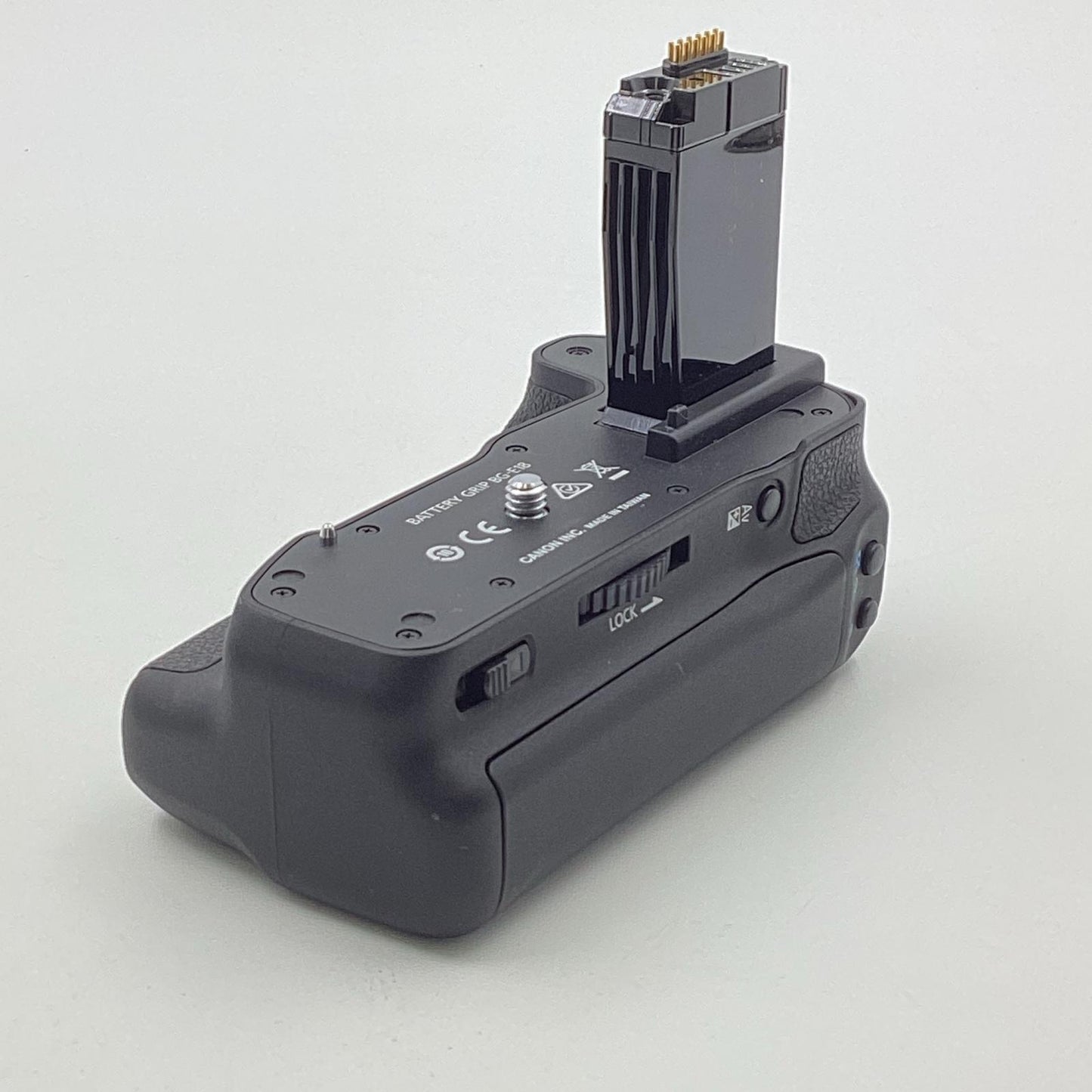 【全額返金保証】【最速発送】Canon BG-E18 美品 動作確認済