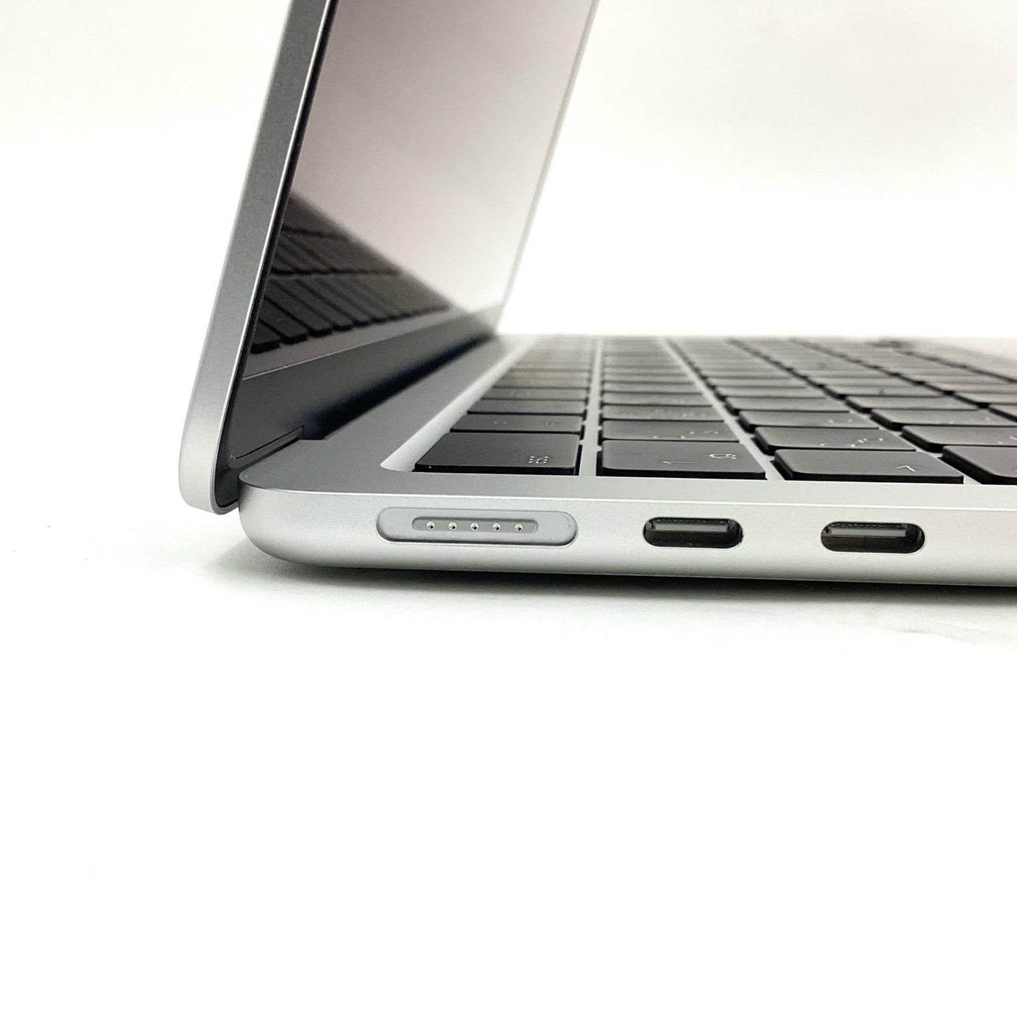 【全額返金保証】【最速発送】Apple MacBook Air 13インチ 2025 Apple M4 16GB SSD 256GB シルバー 100% 美品 動作確認済