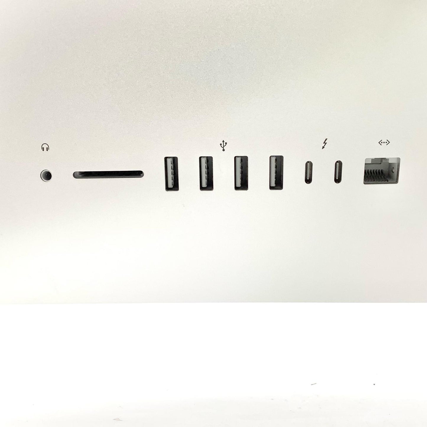 【最速発送】Apple iMac 21.5インチ 3GHz クアッドコアIntel Core i5 8GB HDD 1TB シルバー【難有】