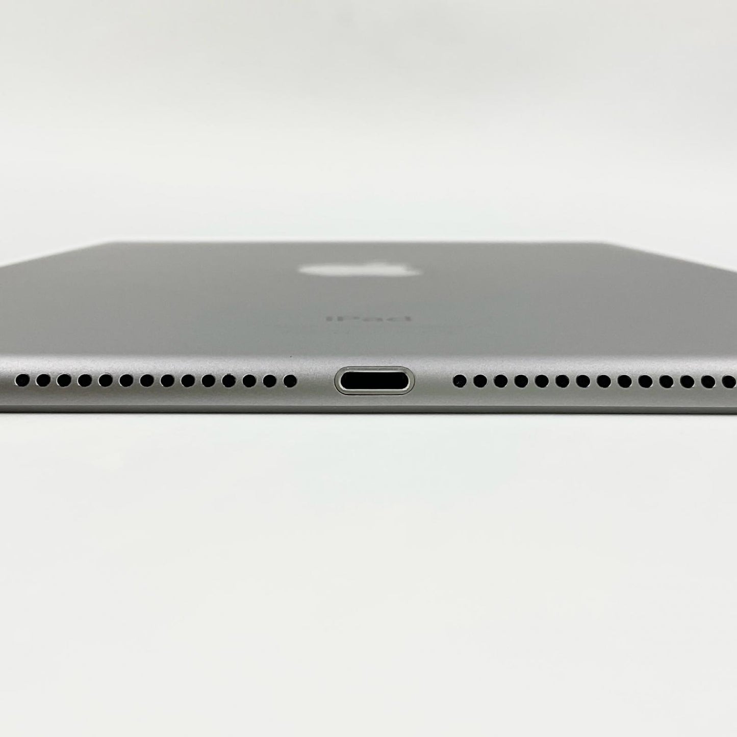 【全額返金保証】【最速発送】Apple iPad iPad Air 9.7インチ 第2世代 128GB スペースグレイ WiFi+Cellular au 白ロム 動作確認済