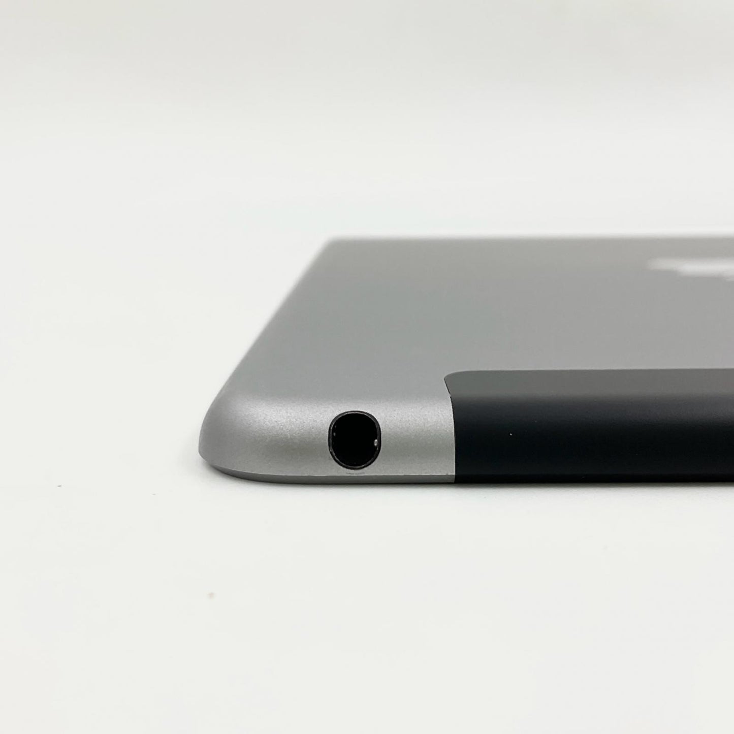 【全額返金保証】【最速発送】Apple iPad iPad Air 9.7インチ 第2世代 128GB スペースグレイ WiFi+Cellular au 白ロム 動作確認済