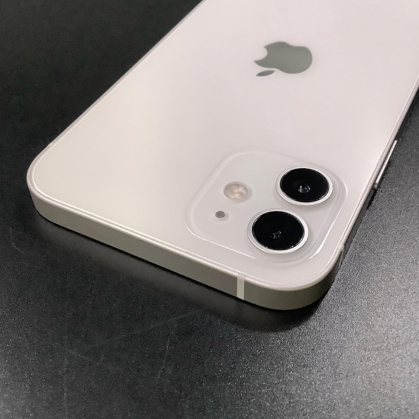 【全額返金保証】【最速発送】Apple iPhone iPhone 12 64GB ホワイト SIMフリー 動作確認済 80%