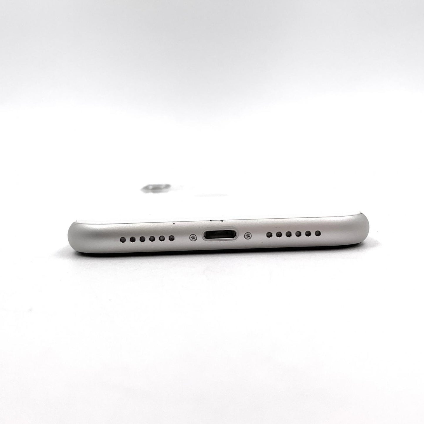 【全額返金保証】【最速発送】Apple iPhone iPhone 11 64GB ホワイト au 白ロム 動作確認済 89%
