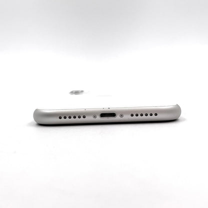 【全額返金保証】【最速発送】Apple iPhone iPhone 11 64GB ホワイト au 白ロム 動作確認済 89%