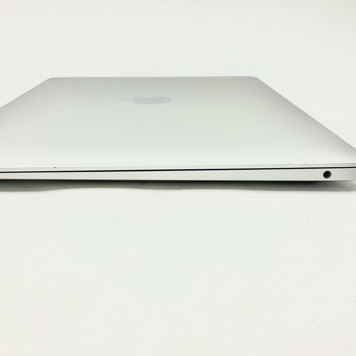 【全額返金保証】【最速発送】Apple MacBook Air 13.3インチ 2020 1.1 GHz デュアルコア Intel Core i3 8GB SSD 256GB シルバー 89.7% 動作確認済