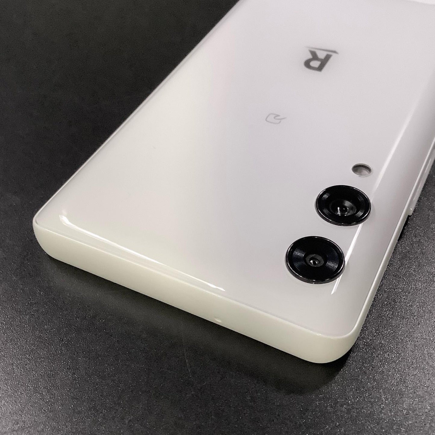 【全額返金保証】【最速発送】楽天モバイル Rakuten Hand 5G 128GB ホワイト 楽天モバイル P780 白ロム 美品 動作確認済