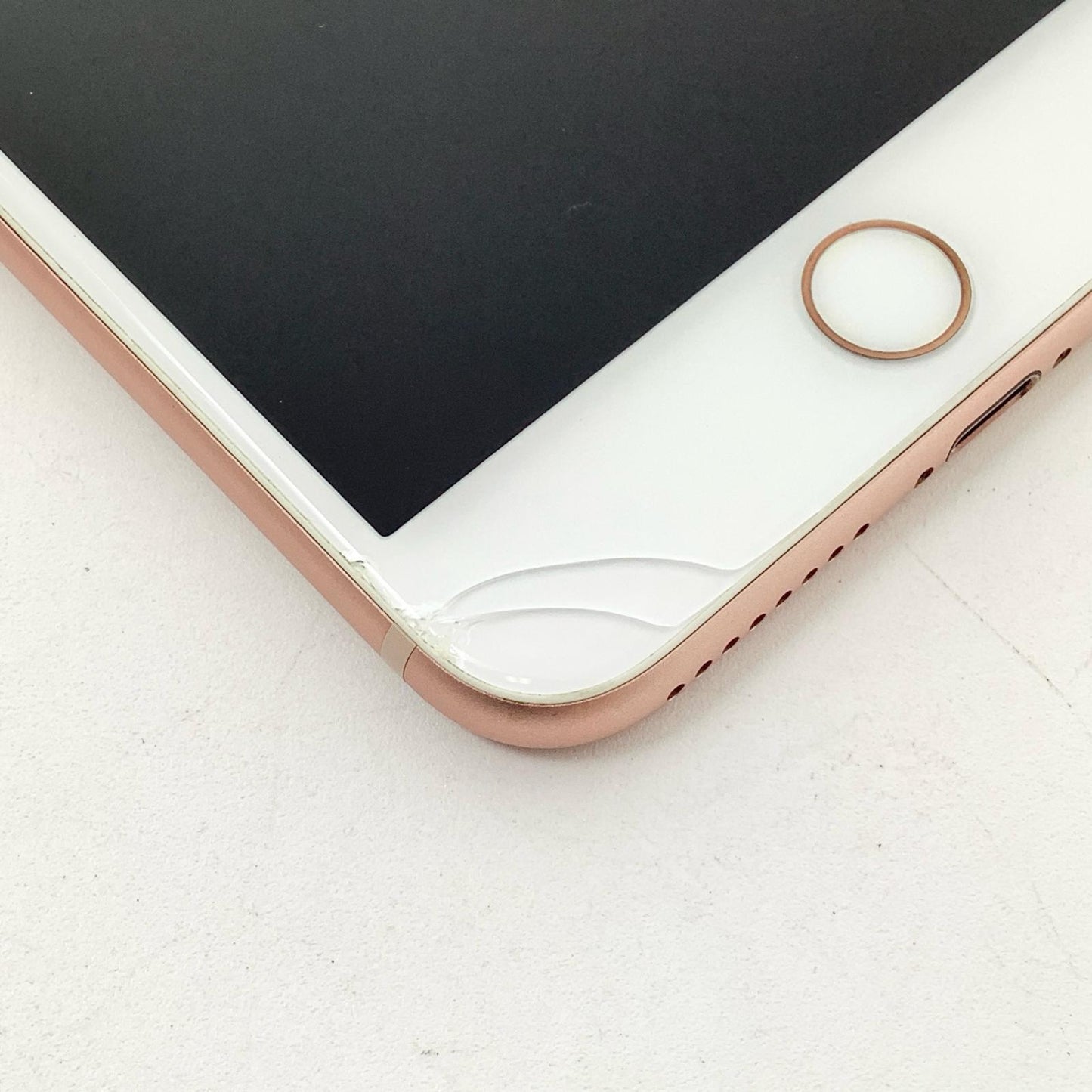 【最速発送】Apple iPhone iPhone Plus 8 Plus 256GB ゴールド docomo 白ロム【難有】 81%