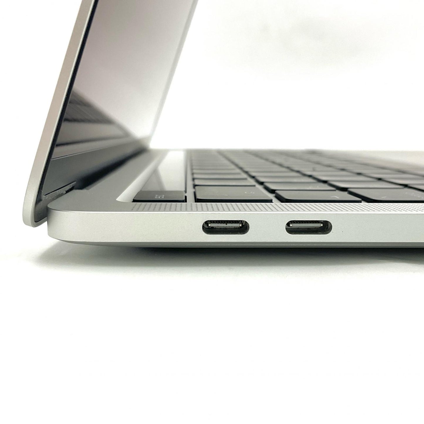 【全額返金保証】【最速発送】Apple MacBook Pro 13インチ 2020 Apple M1 8GB SSD 256GB シルバー 97% 動作確認済
