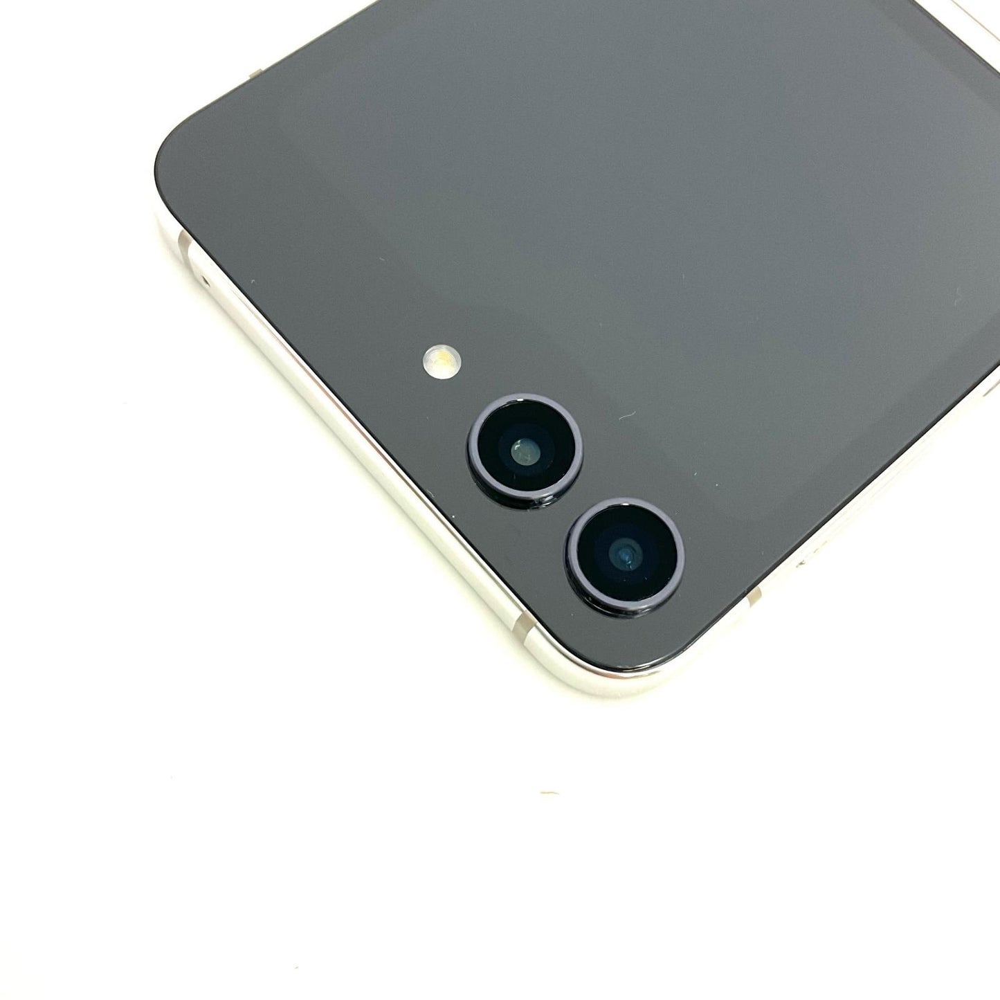 【全額返金保証】【最速発送】SAMSUNG Galaxy Z Flip5 256GB Cream au SIMフリー SCG23 動作確認済