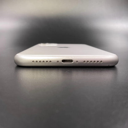 【全額返金保証】【最速発送】Apple iPhone iPhone 11 64GB ホワイト docomo 白ロム 動作確認済 76%