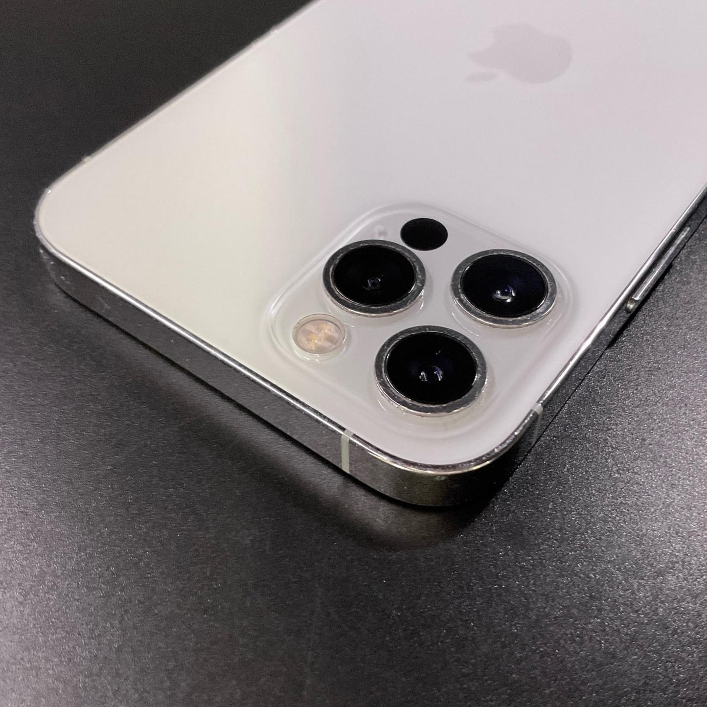 【全額返金保証】【最速発送】Apple iPhone iPhone 12 Pro 256GB シルバー SIMフリー 動作確認済 88%
