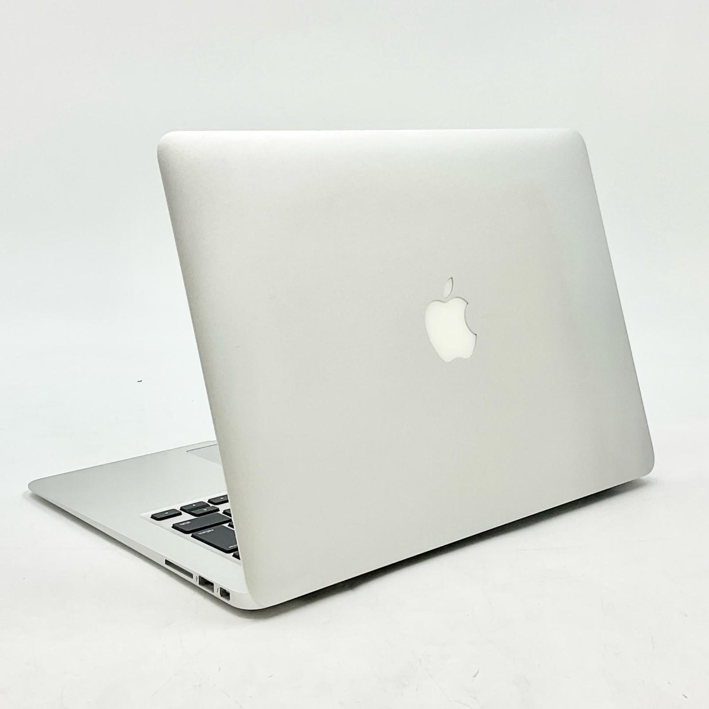 【全額返金保証】【最速発送】Apple MacBook Air 13インチ 2015 1.6GHz デュアルコアIntel Core i5 8GB SSD 128GB シルバー 動作確認済