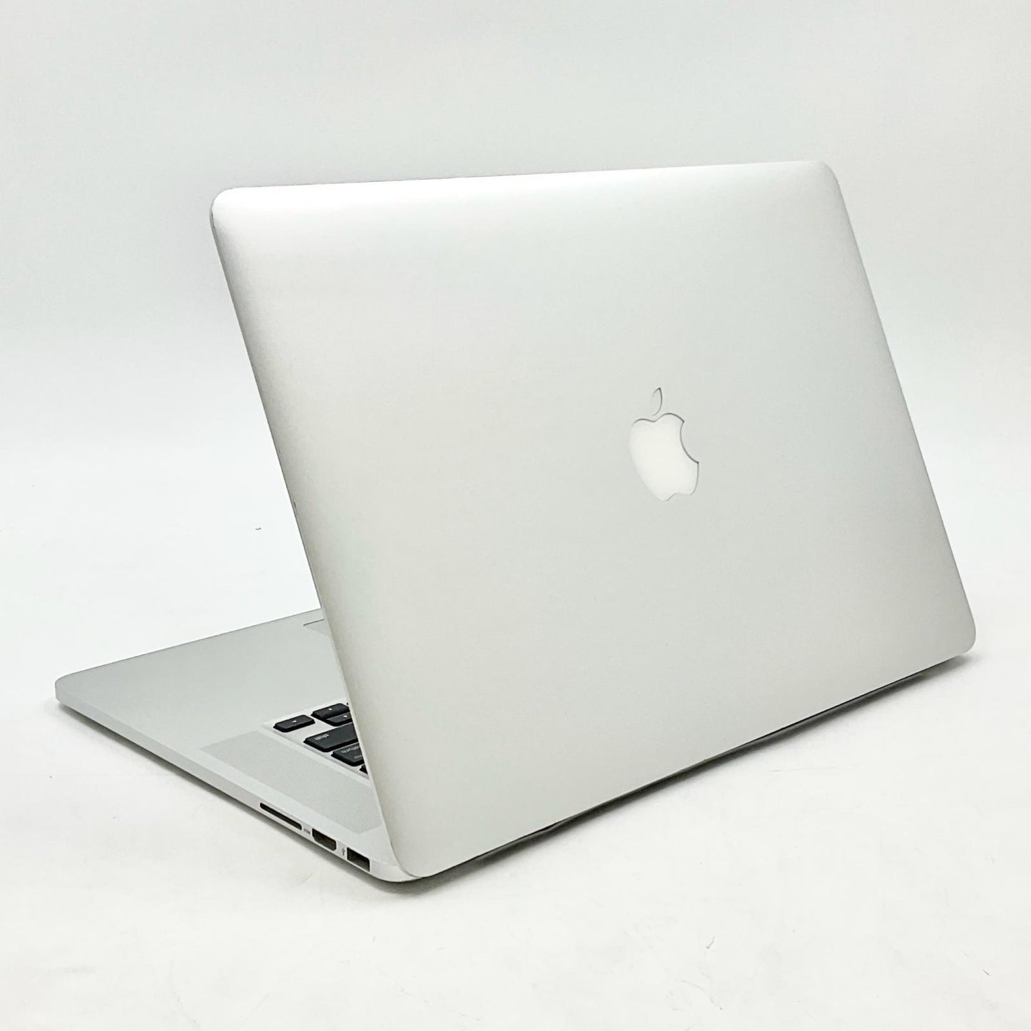 【全額返金保証】【最速発送】Apple MacBook Pro 15.4インチ 2013 2 GHz クアッドコア Intel Cor i7 8GB SSD 256GB シルバー 93.4% 動作確認済