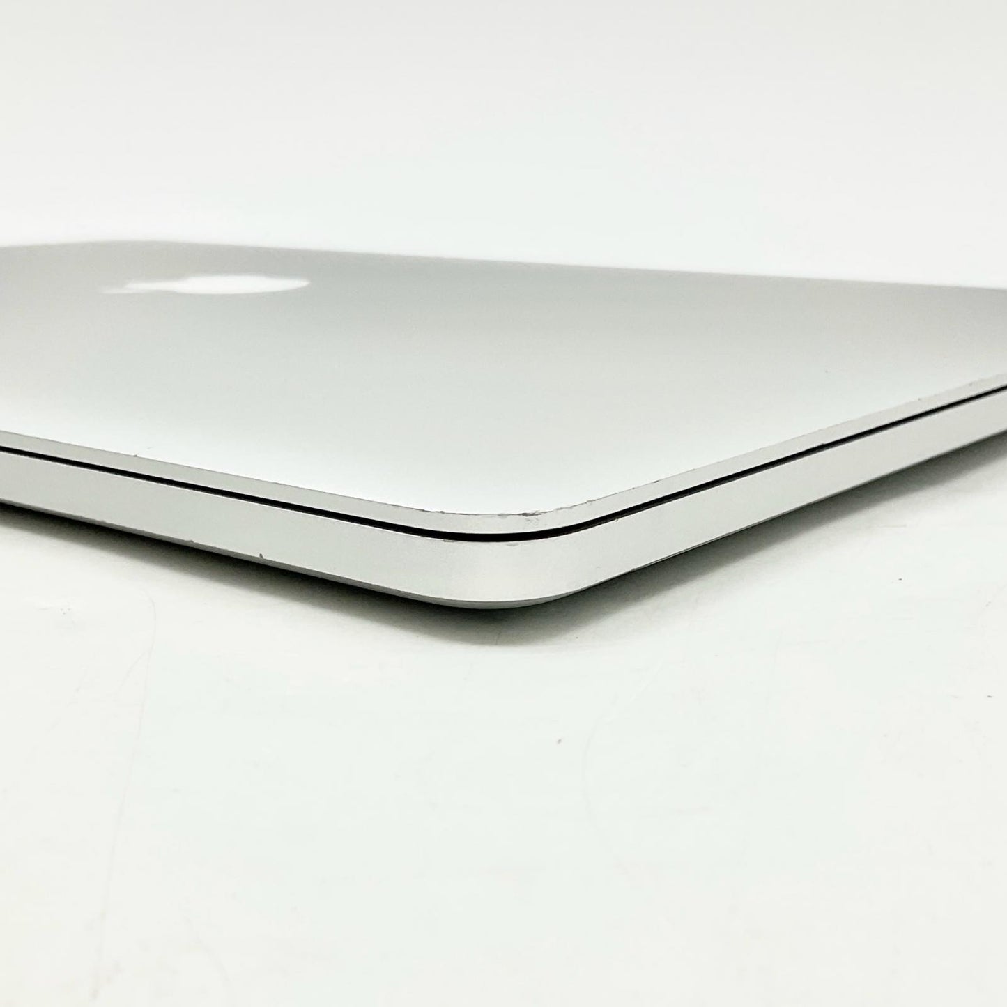 【全額返金保証】【最速発送】Apple MacBook Pro 15.4インチ 2013 2 GHz クアッドコア Intel Cor i7 8GB SSD 256GB シルバー 93.4% 動作確認済