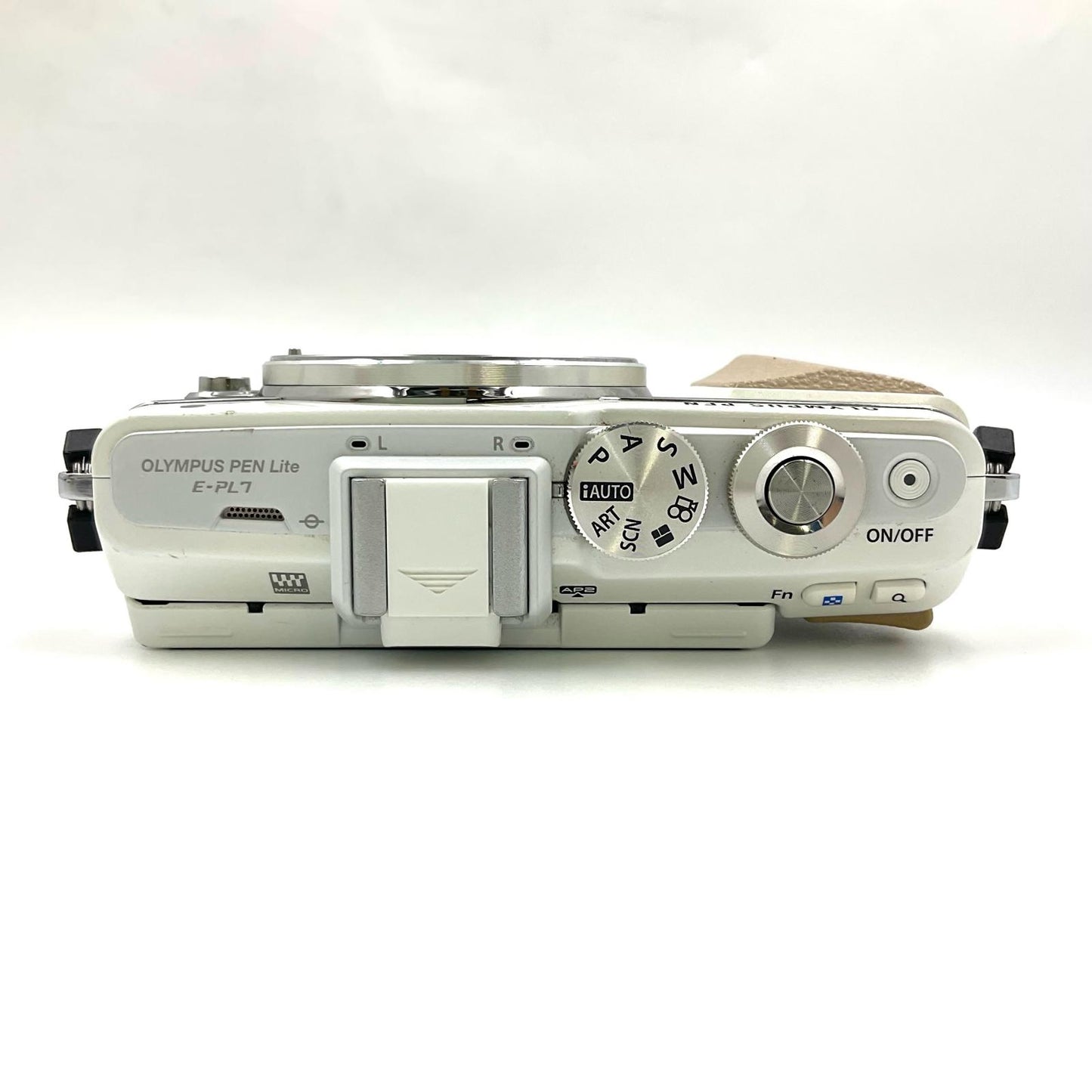 【全額返金保証】【最速発送】OLYMPUS デジタル一眼 PEN Lite E-PL7 ボディ ホワイト 動作確認済